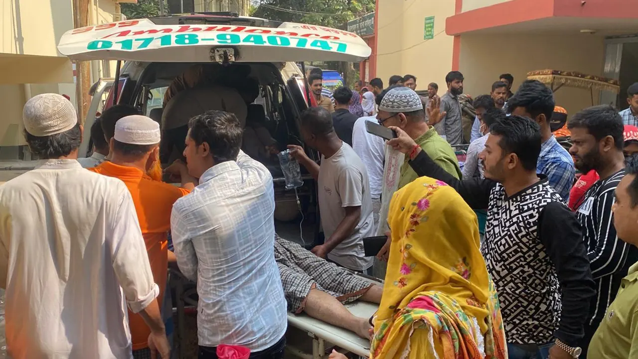 নরসিংদীতে ভূমিকম্পে শিশুসহ নিহত ২, আহত শতাধিক