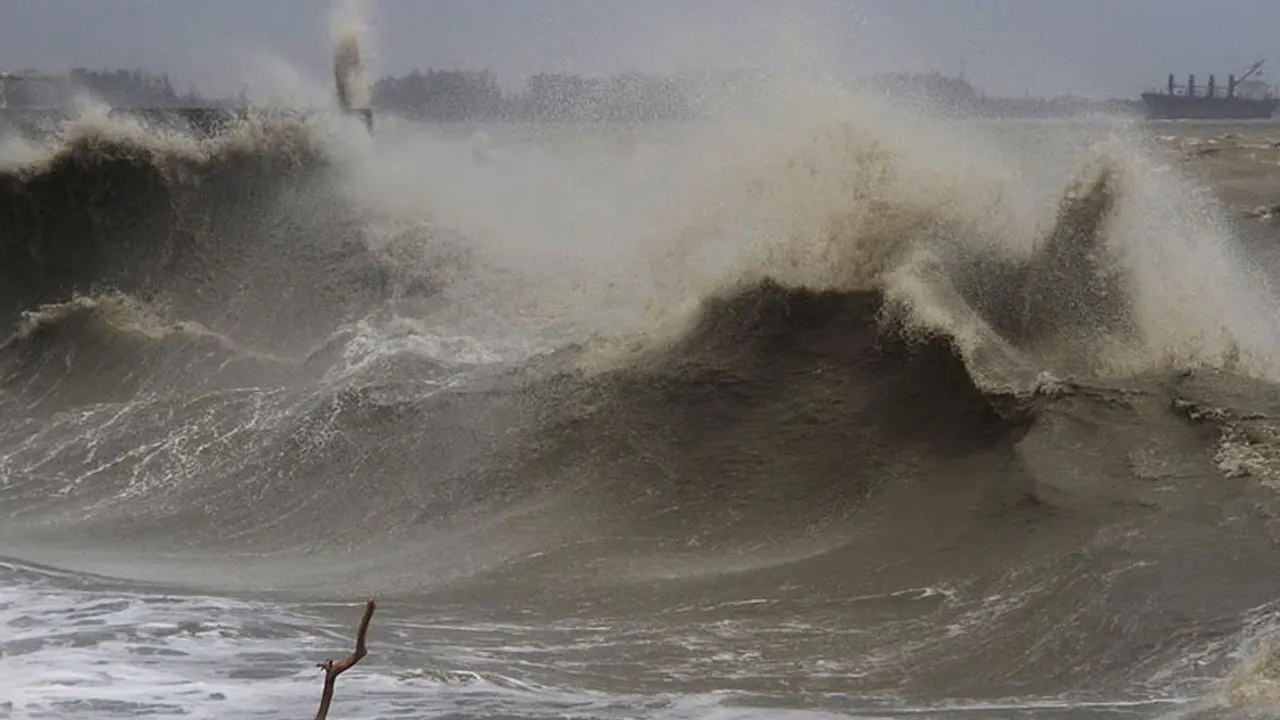 সমুদ্রের নিচের ভূমিকম্পে বাংলাদেশে সুনামির ঝুঁকি কতটা?