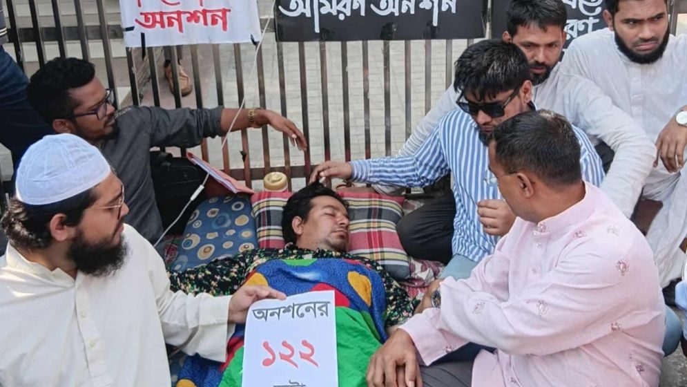 ৫২২ ঘণ্টা অনশন করলেও কিছু করার নেই— তারেকের উদ্দেশে ইসি সচিব