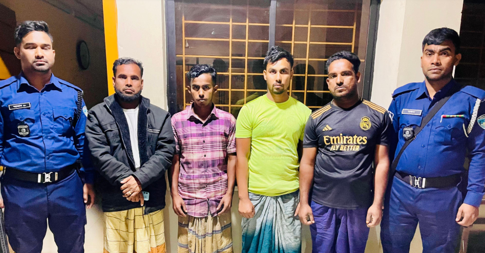 সরাইল অবৈধ ভাবে বেকু দিয়ে মাটি কাটায় কারাদণ্ড।