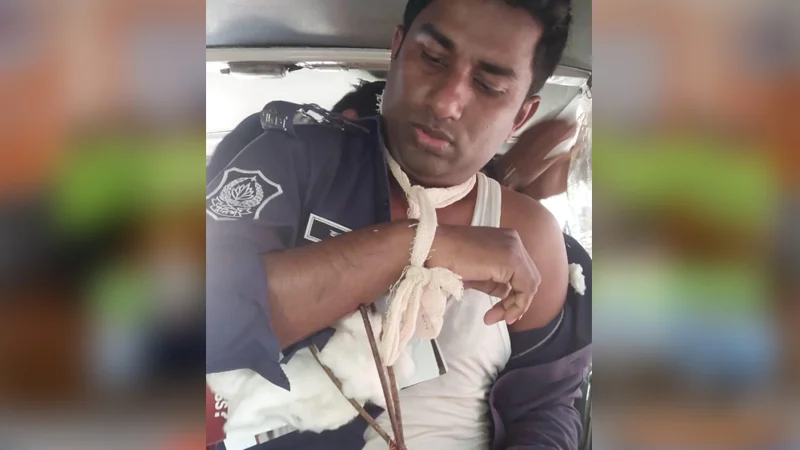 ব্যবসায়িক দ্বন্দ্বে সংঘর্ষ, পুলিশসহ টেঁটাবিদ্ধ ৬