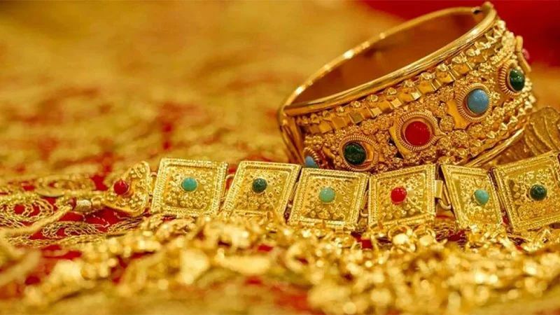 দেশের বাজারে সোনার দাম কমলো