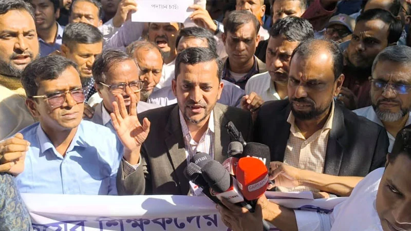 সরকারি মাধ্যমিক শিক্ষকদের কর্মবিরতি স্থগিত, বুধবার থেকে বার্ষিক পরীক্ষা