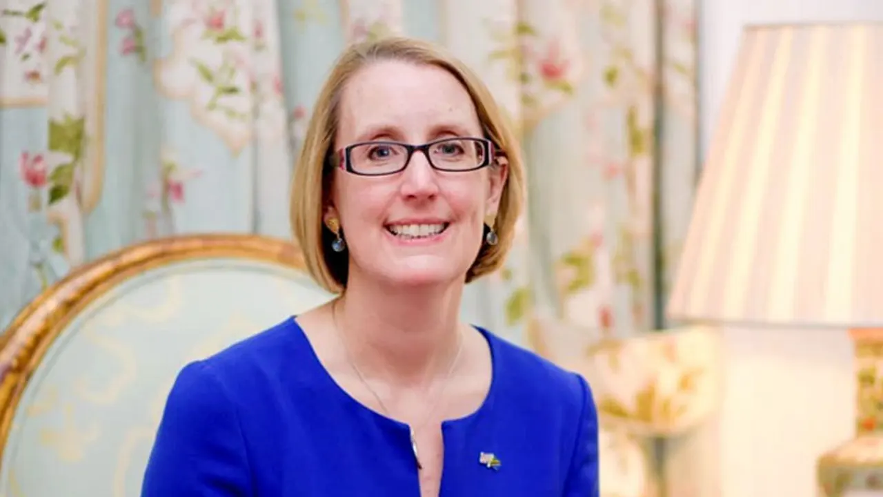 যুক্তরাজ্যে শুল্কমুক্ত রপ্তানি সুবিধা নিয়ে ‘সুখবর’ দিলেন সারাহ কুক