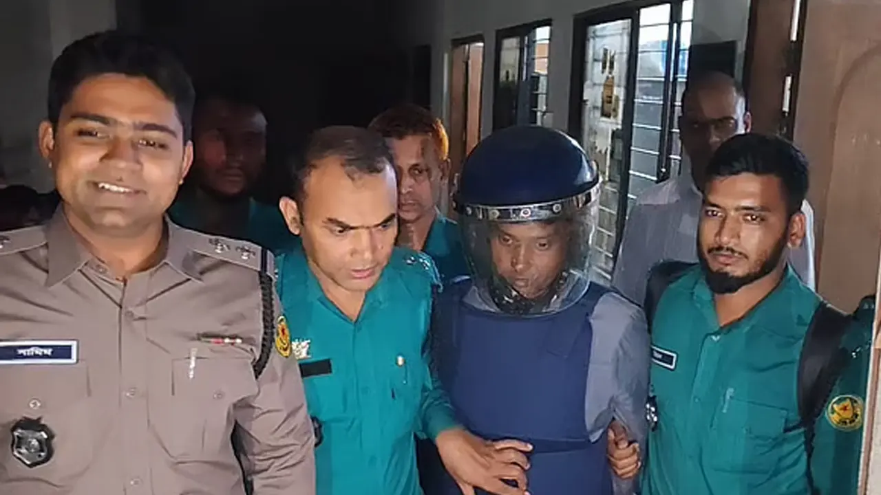 ‘আমাকে শোরুমে নিয়ে যান, সব সত্য বেরিয়ে আসবে’