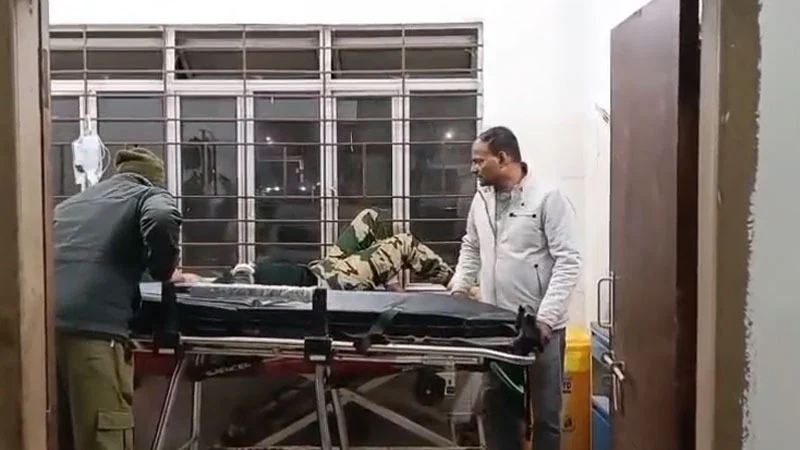 ভারত-বাংলাদেশ সীমান্তে গুলিবিদ্ধ বিএসএফ সদস্য