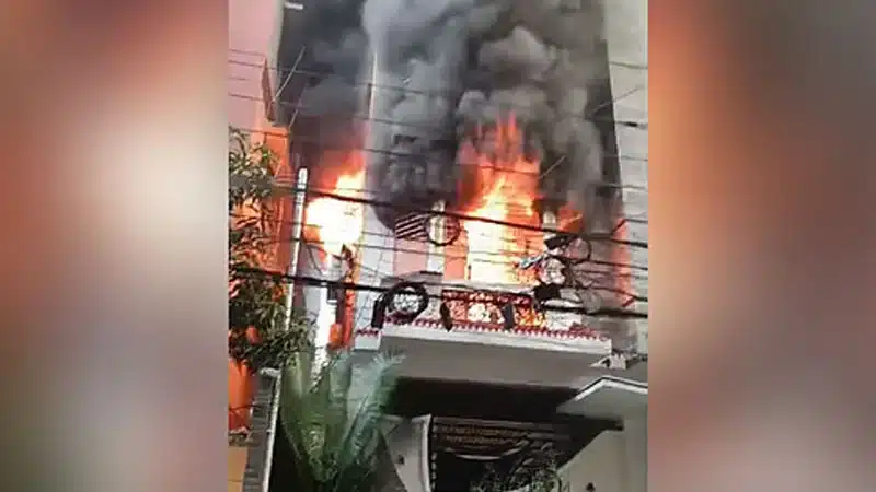 উত্তরায় আবাসিক ভবনে আগুন, নিহত ৬