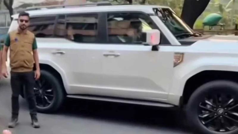 তারেক রহমানের গাড়িতে খাম লাগিয়ে পালানোর ঘটনা তদন্ত করছে পুলিশ