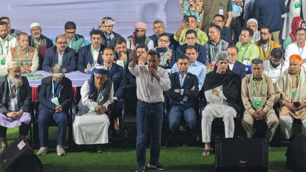 ধানের শীষের পাশাপাশি মাথাল ও খেজুর গাছ মার্কায় ভোট চাইলেন তারেক রহমান