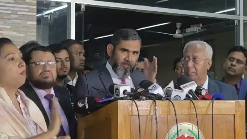 পোস্টাল ভোটে অনিয়ম করলে প্রবাসীদের দেশে ফেরত আনার হুঁশিয়ারি ইসির