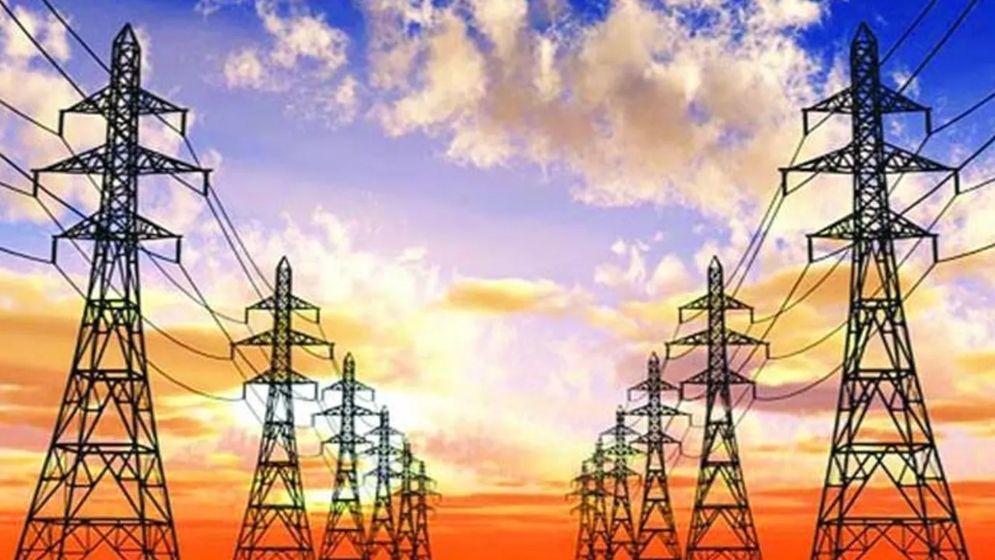 বাংলাদেশে হঠাৎ বিদ্যুৎ সরবরাহ কমাল ভারত