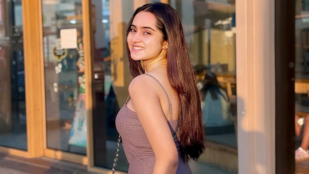 অপ্রতিদ্বন্দ্বী কেয়া পায়েল