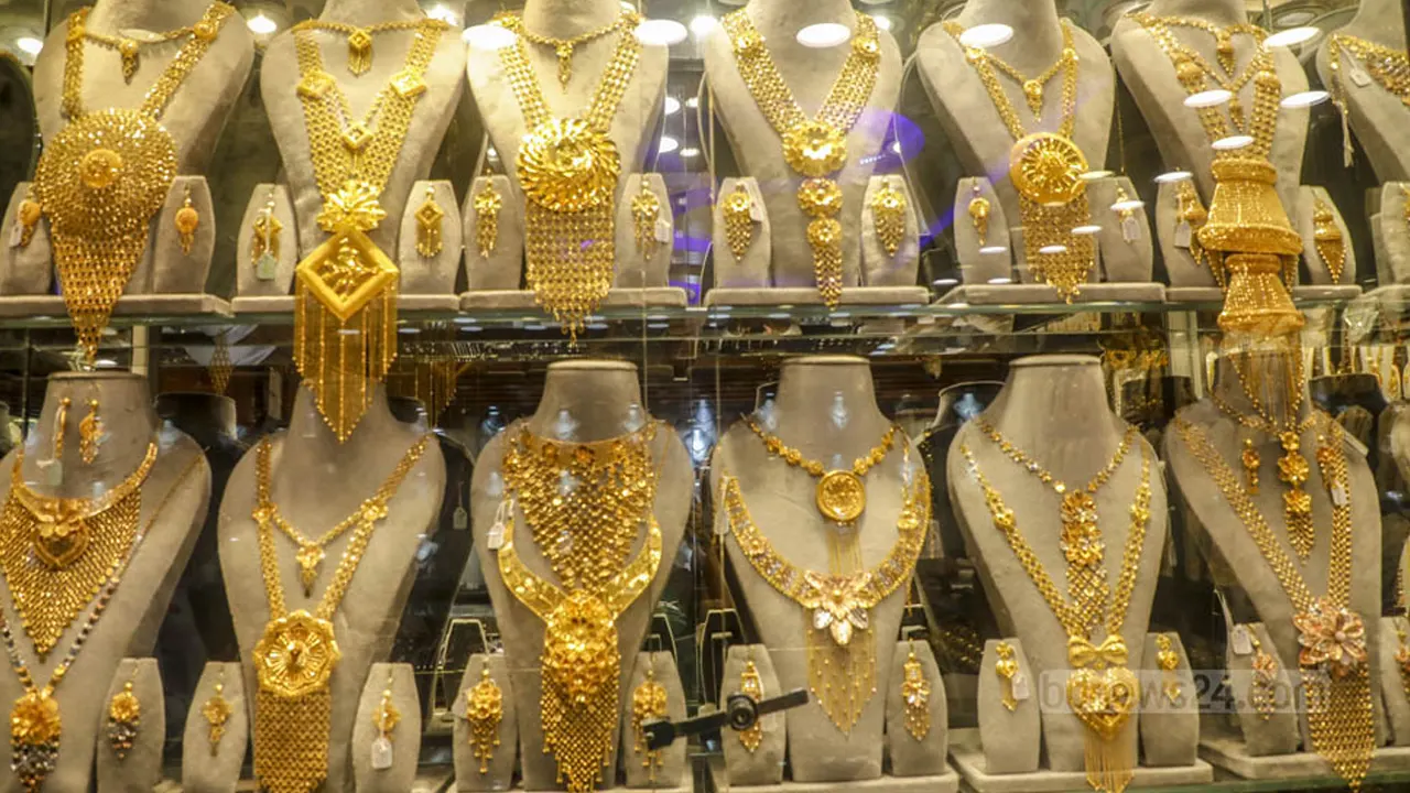 নতুন দামে বিক্রি হচ্ছে স্বর্ণ-রুপা, বাজারদর জেনে নিন