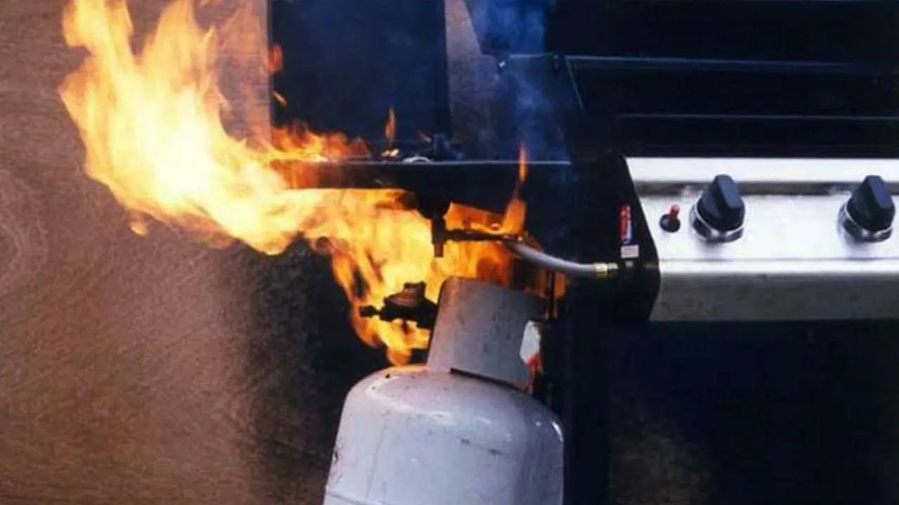 ওয়ারী পাস্তা ক্লাবে গ্যাস সিলিন্ডার বিস্ফোরণ, দগ্ধসহ আহত ৮