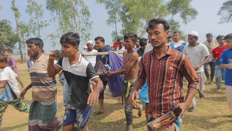 টেকনাফে মাইন বিস্ফোরণে যুবক আহত, সড়ক অবরোধ