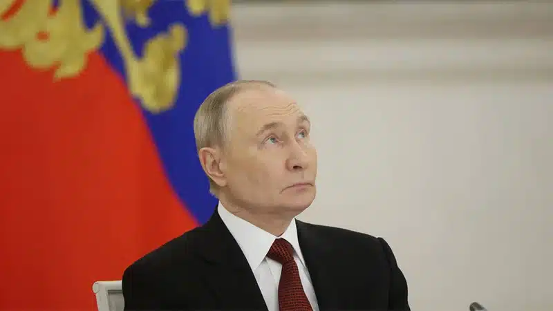 ভেনেজুয়েলা নিয়ে পুতিন কেন চুপ