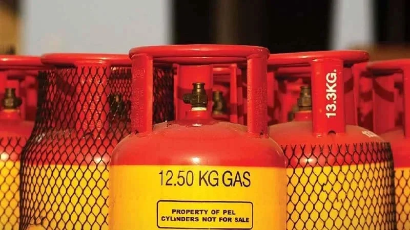 বৃহস্পতিবার থেকে এলপিজি সিলিন্ডার বিক্রি বন্ধের ঘোষণা