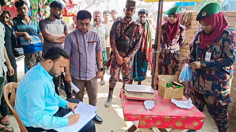 ভেড়ামারায় গাঁজাসহ নারী মাদক ব্যবসায়ী আটক, থানায় মামলা দায়ের