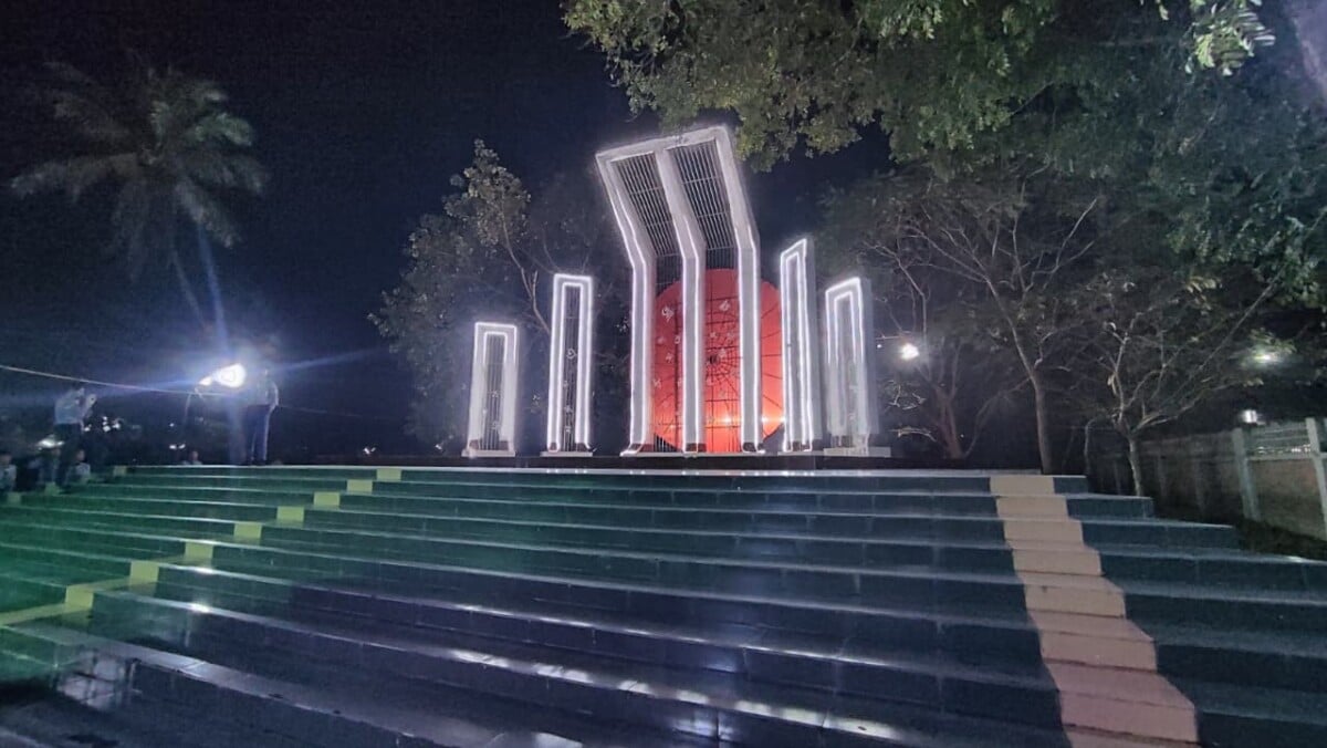 আজ অমর একুশে ফেব্রুয়ারি