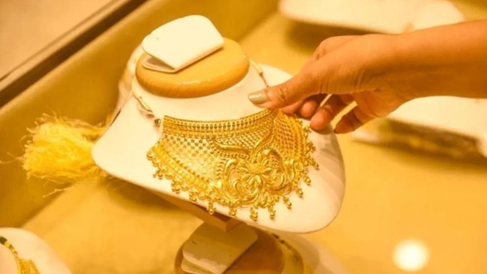 দেশের বাজারে স্বর্ণের দরপতন, এখন ভরি কত?