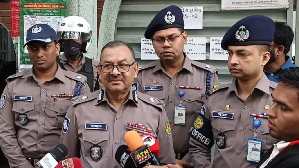 একুশে ফেব্রুয়ারি ঘিরে নিরাপত্তা শঙ্কা নেই: ডিএমপি কমিশনার