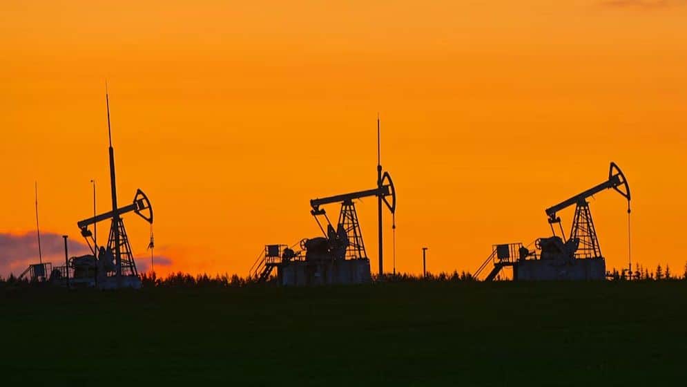 বিশ্ববাজারে আরও বাড়ল জ্বালানি তেলের দাম