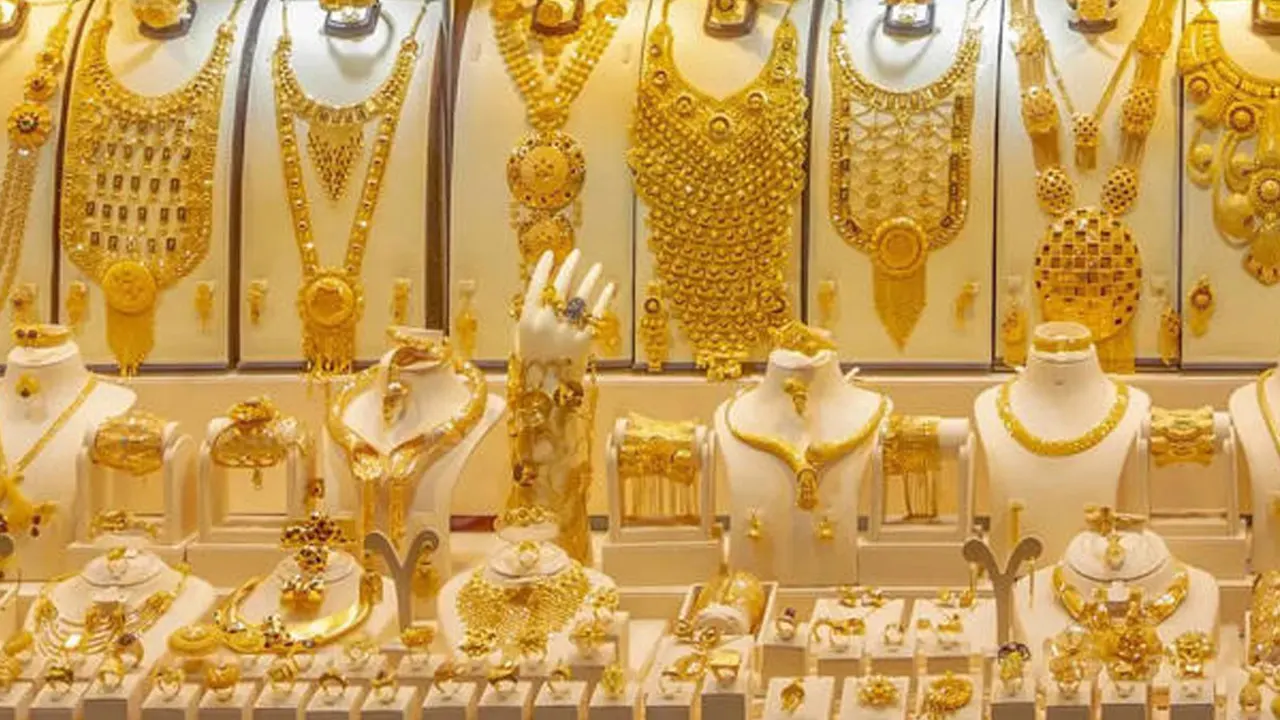 ১২ ঘণ্টারও কম সময়ের ব্যবধানে স্বর্ণের দামে বড় উত্থান