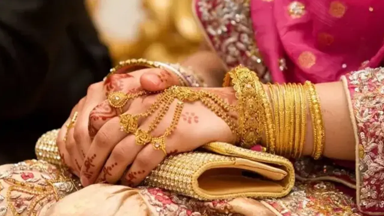 কয়েক ঘণ্টার ব্যবধানে স্বর্ণের দামে বড় লাফ