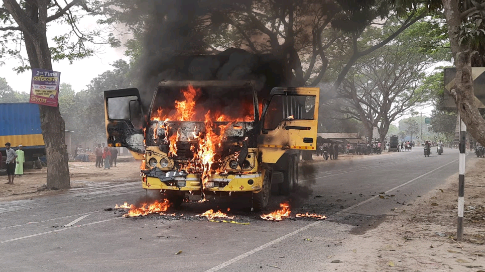রাজশাহীতে সড়ক দুর্ঘটনায় মৃত্যু-২