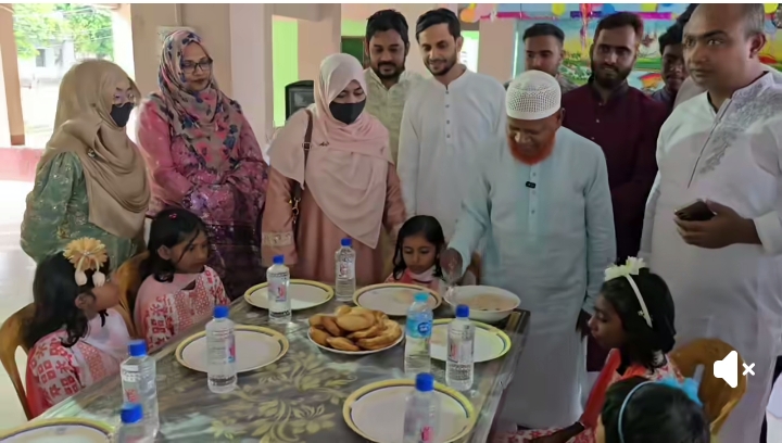 চাঁপাইনবাবগঞ্জে এমপি নুরুল ইসলাম বুলবুলের সকল শ্রেনীর মানুষের সাথে ঈদুল ফিতরের কুশল বিনিময়