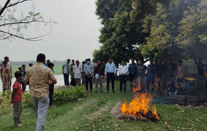 চাঁপাইনবাবগঞ্জে প্রকৃতি রক্ষার্থে অবৈধ কারেন্ট জাল জব্দ ও অর্থদন্ড
