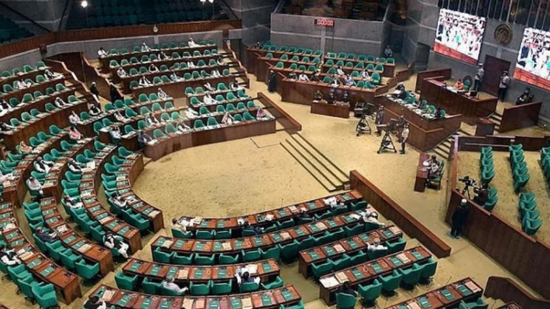 সংসদে বিরোধী দলের নোটিশ নিয়ে উত্তপ্ত আলোচনা