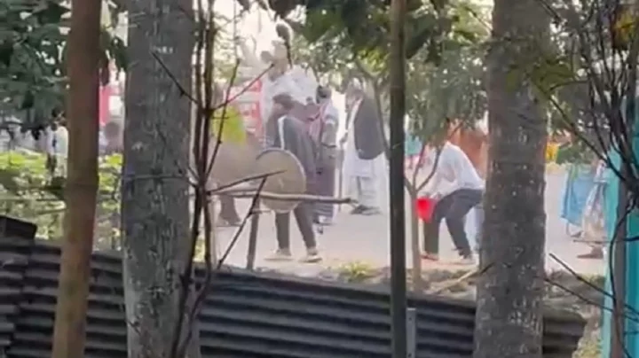 শরীয়তপুরে ককটেল ফাটিয়ে ৫০ ঘর ভাংচুর, আটক ১০