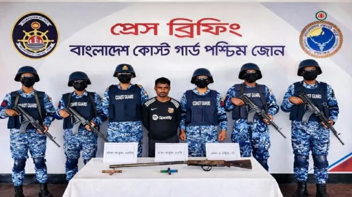 সুন্দরবনে অস্ত্র ও গোলাবারুদসহ ছোট সুমন বাহিনীর সদস্য ইয়াছিন আটক