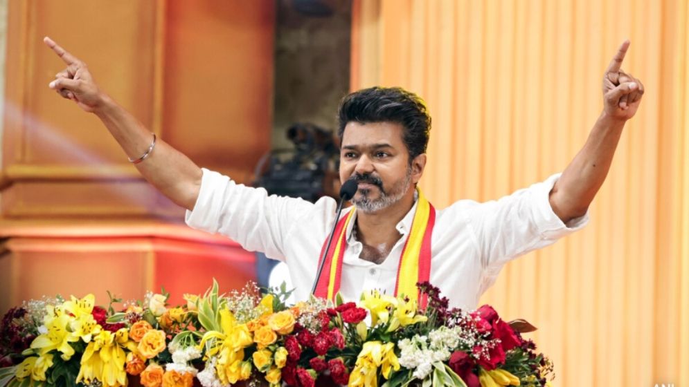 দুই আসনে লড়ছেন সুপারস্টার বিজয়