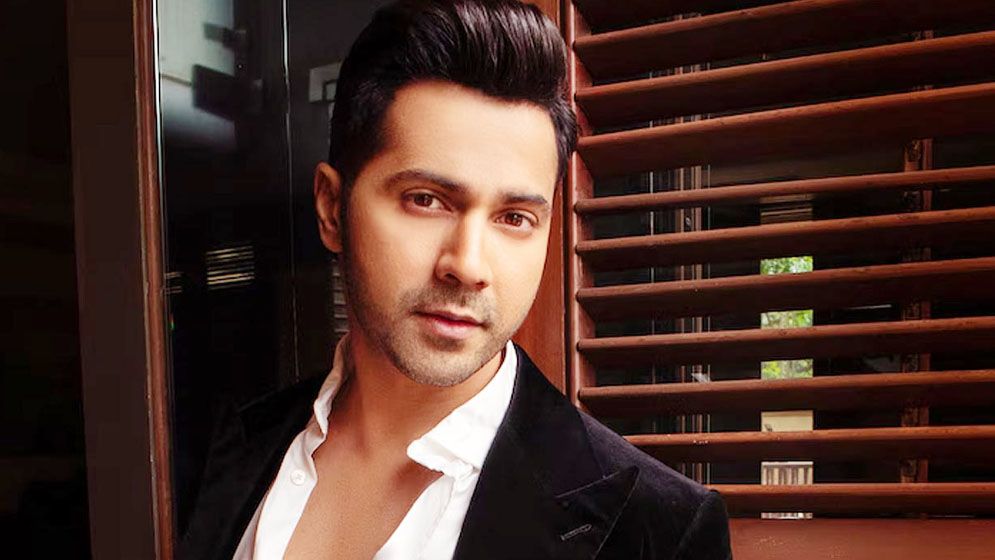 অটোয় চড়ে স্কুলে যেতাম, নিম্ন-মধ্যবিত্ত পরিবারে বড় হয়েছি: বরুণ ধাওয়ান