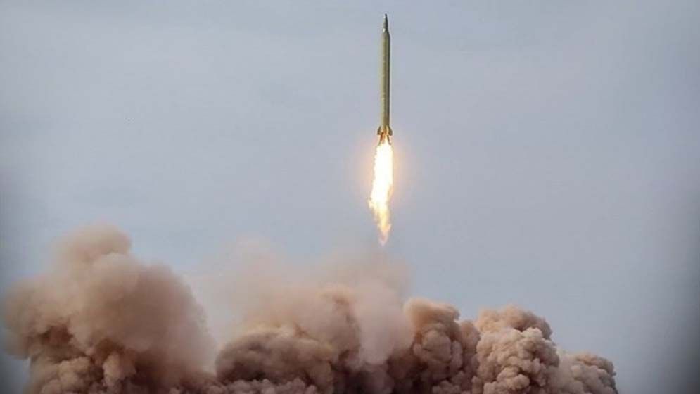 ইসরাইলি সামরিক স্থাপনা লক্ষ্য করে একঝাঁক ক্ষেপণাস্ত্র ছুড়ল ইরান