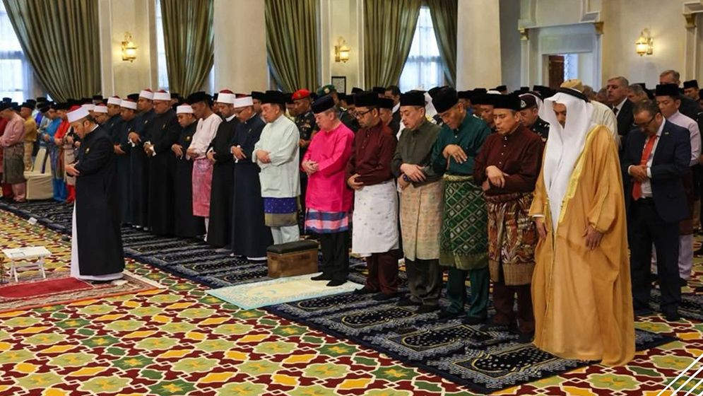 মালয়েশিয়ায় ধর্মীয় ভাবগাম্ভীর্যে উদযাপিত ঈদুল ফিতর