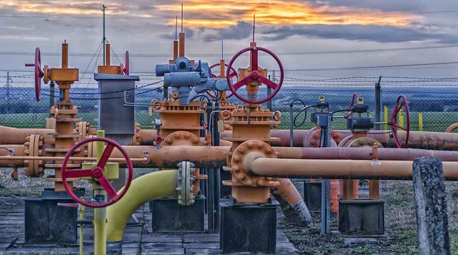 ভারতের সরবরাহকৃত তেলে মজুদ পর্যাপ্ত, জ্বালানি তেলের রেশনিং প্রত্যাহারের সিদ্ধান্ত