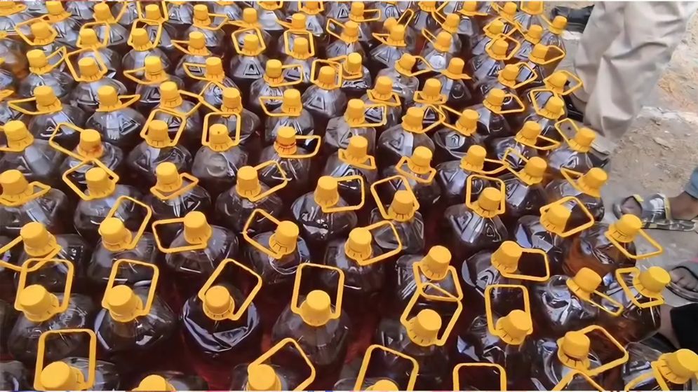 আ.লীগ নেতার গোডাউন থেকে টিসিবির ১ হাজার ৪৪৪ লিটার তেল উদ্ধার