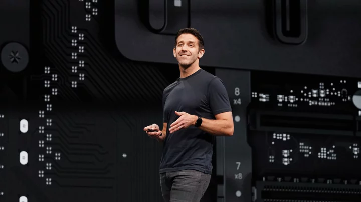 কে হচ্ছেন অ্যাপলের পরবর্তী সিইও?