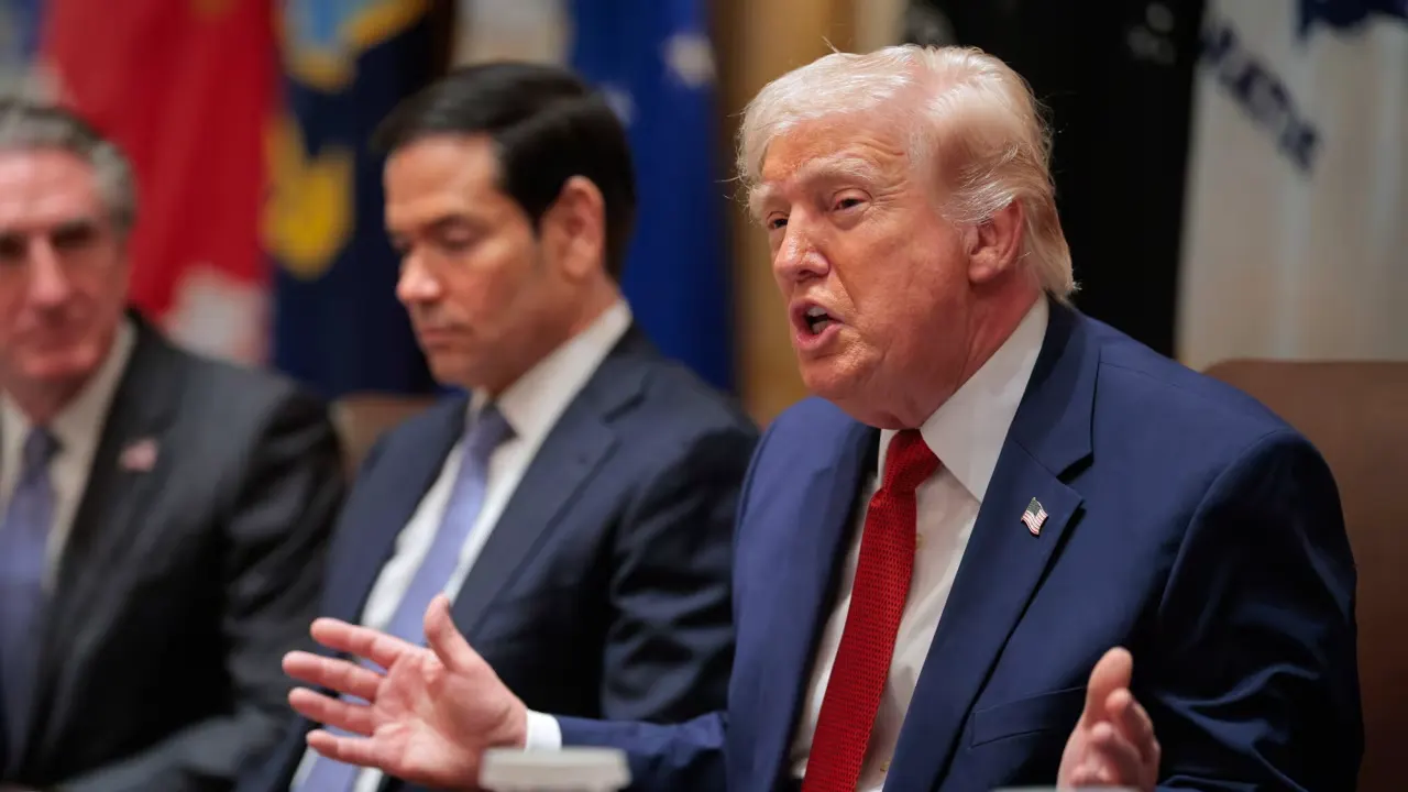 ইরানে হামলা নিয়ে নতুন সিদ্ধান্ত দিলেন ট্রাম্প