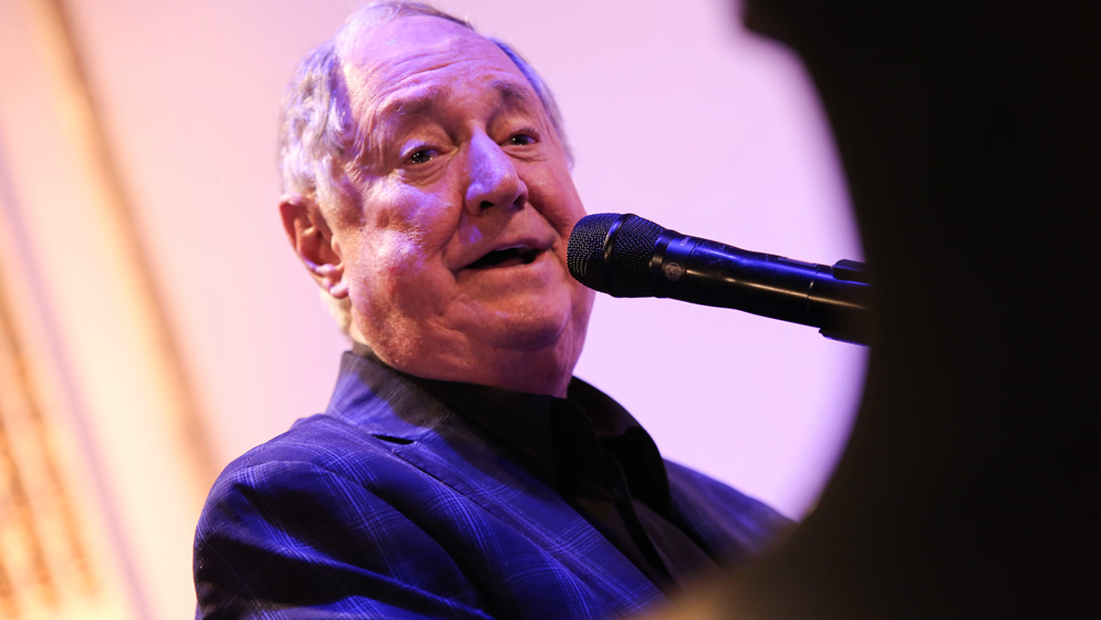 পপ সংগীতের কিংবদন্তি নিল সেডাকা আর নেই