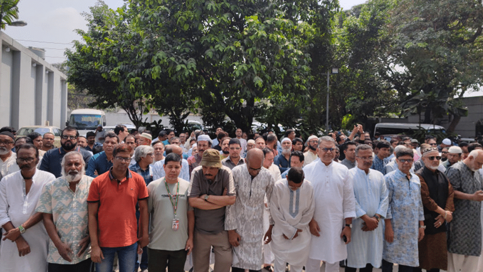 শামস সুমনের জানাজা সম্পন্ন, স্বজনরা দেশে ফিরলে হবে দাফন
