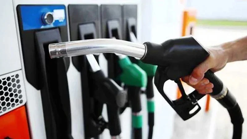 জ্বালানি তেলের সংকট প্রকট, বাড়ছে হট্টগোল-বিশৃঙ্খলা