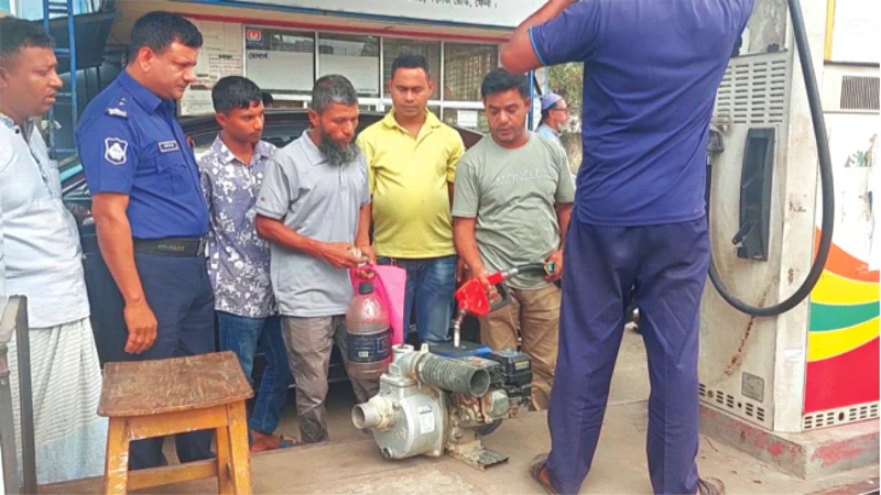 ফেনীর ২৮ পাম্পেই মিলছে না অকটেন