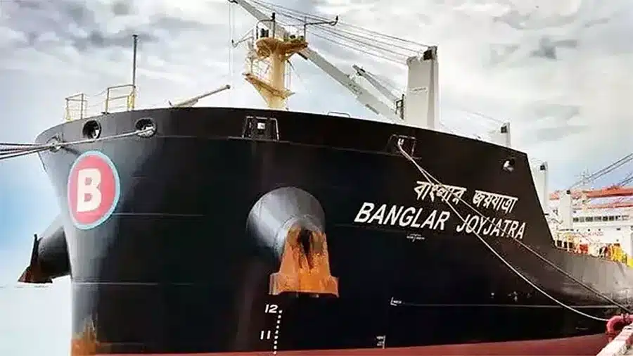 মিসাইল আতঙ্ক, কাছে গিয়েও হরমুজ পেরোতে পারেনি বাংলাদেশি জাহাজ