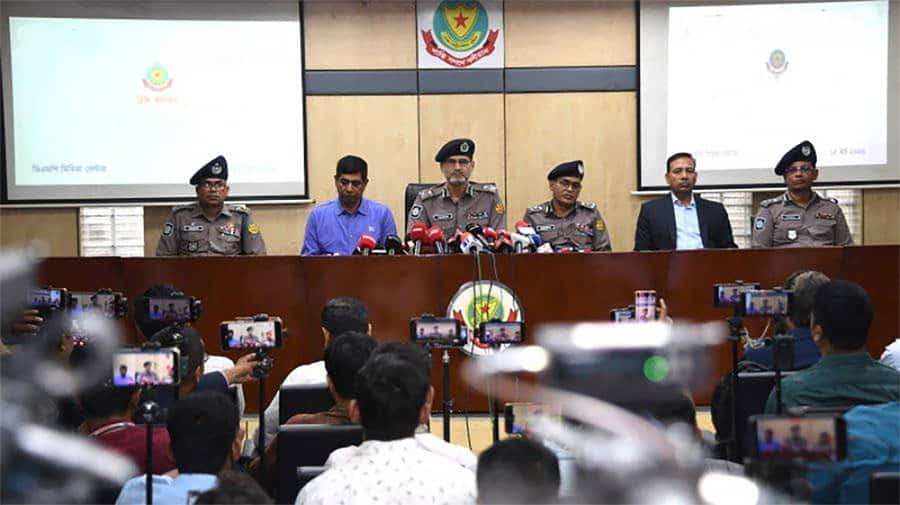 মূল্যবান জিনিস থানায় জমা রেখে ঈদযাত্রার অভিনব পরামর্শ ডিএমপির