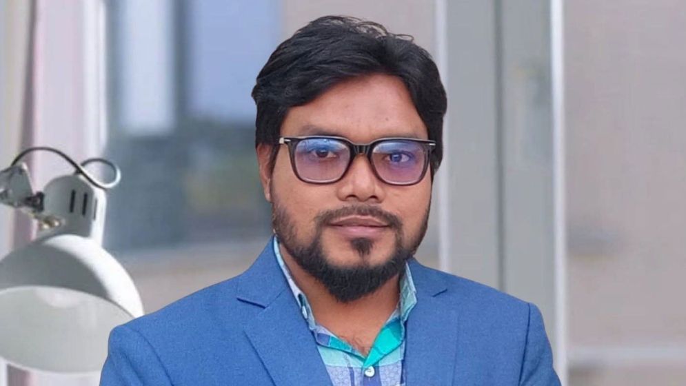 স্বরাষ্ট্রমন্ত্রীকে নিয়ে ‘কুরুচিপূর্ণ’ পোস্ট শেয়ার, বিশ্ববিদ্যালয় কর্মকর্তা বরখাস্ত