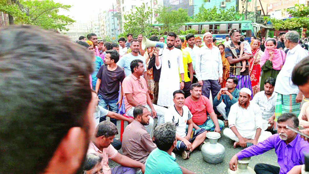 তীব্র গরমে পানির কষ্টে নগরবাসী